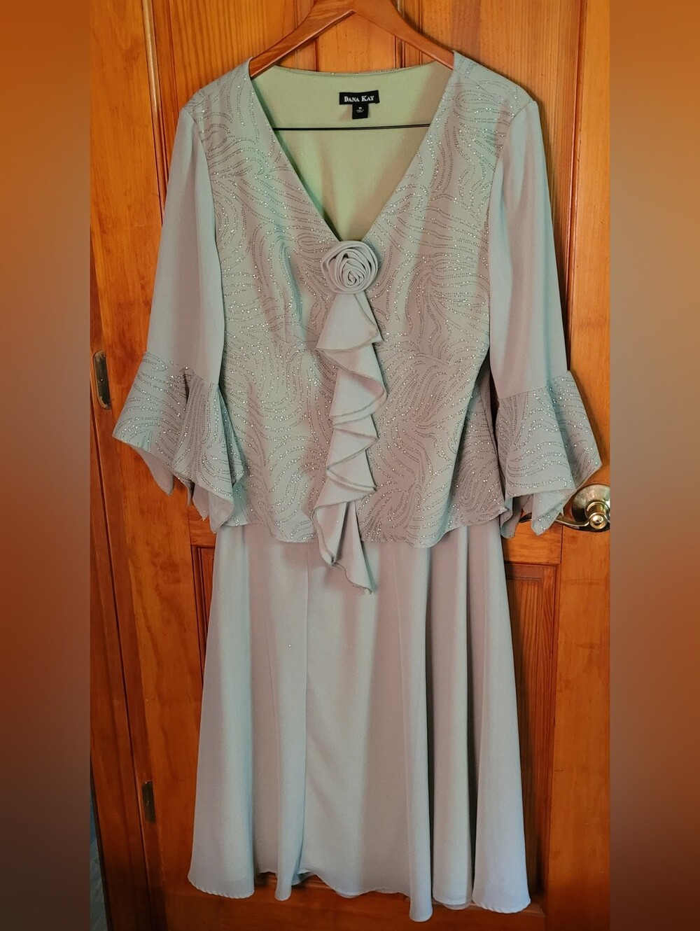 Dana Kay Elegant Sage Green Ruffle Front Women's Skirt & Top Size 16